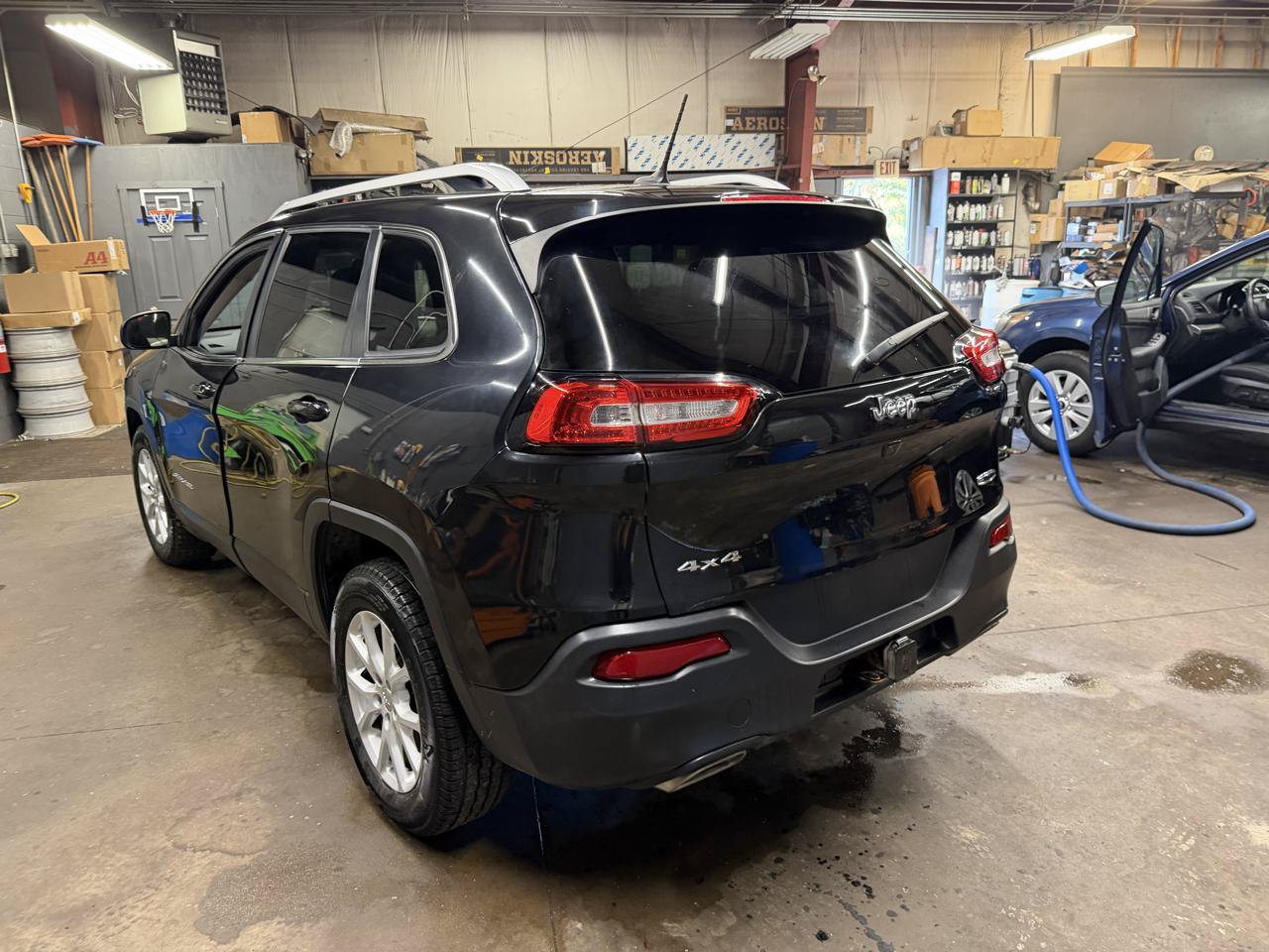 Used 2015 Jeep Cherokee Latitude w/ Cold Weather Group AWD/4WD image 7