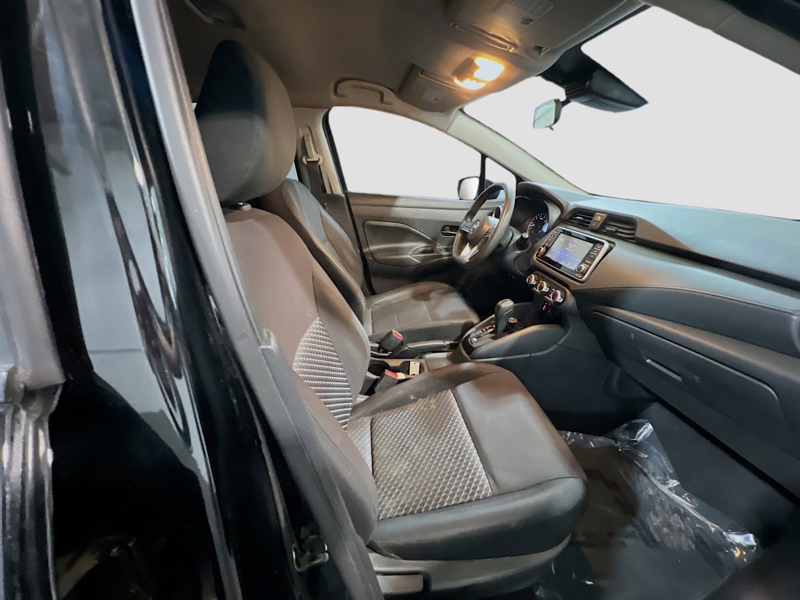 Used 2021 Nissan Versa S FWD image 18