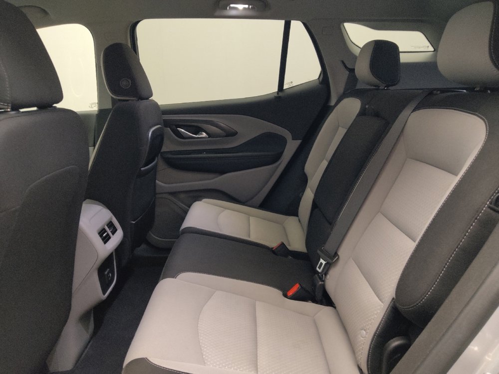 Used 2022 GMC Terrain SLE w/ Driver Convenience Package FWD image 18