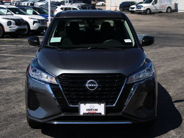 Certified 2025 Nissan Kicks Play S FWD image 7