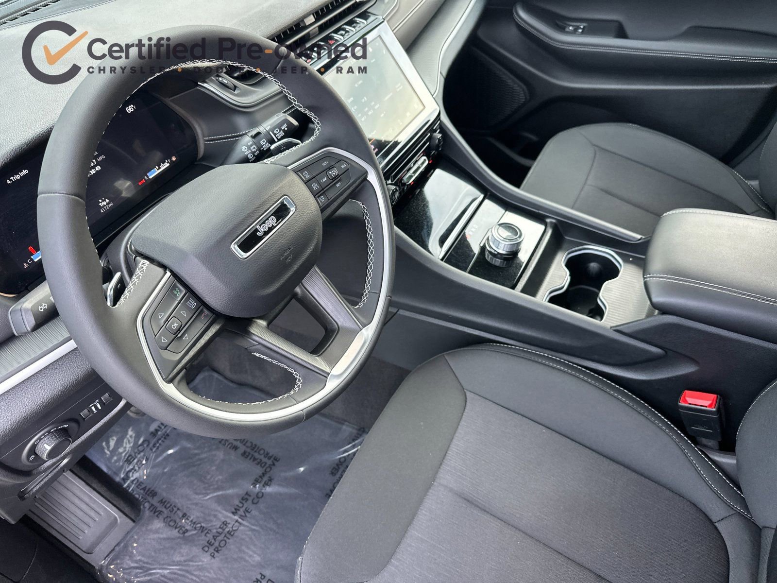 Certified 2025 Jeep Grand Cherokee Laredo X image 11