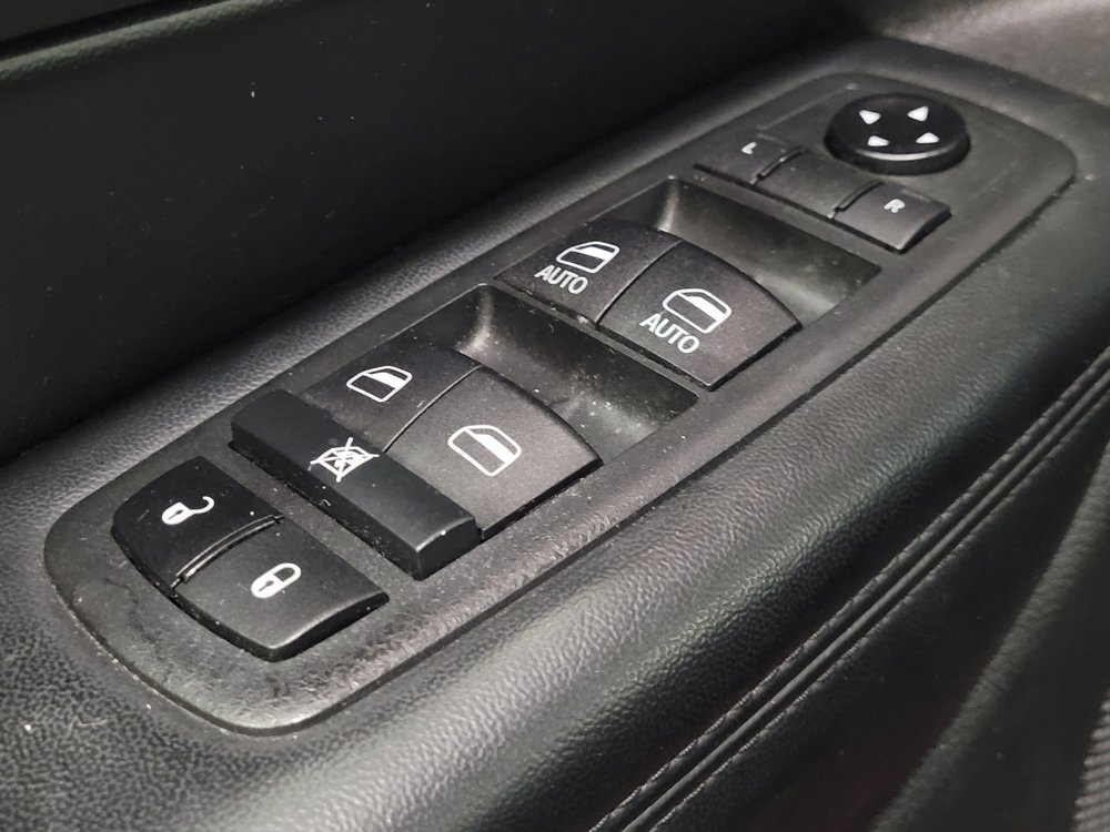 Used 2020 Jeep Grand Cherokee Laredo image 27