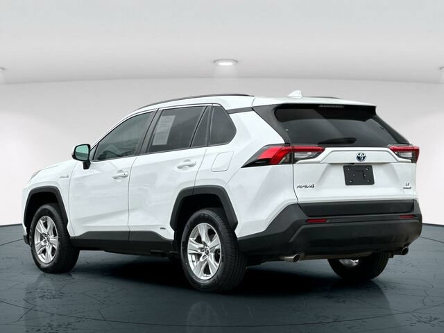 Used 2021 Toyota RAV4 LE AWD/4WD image 4