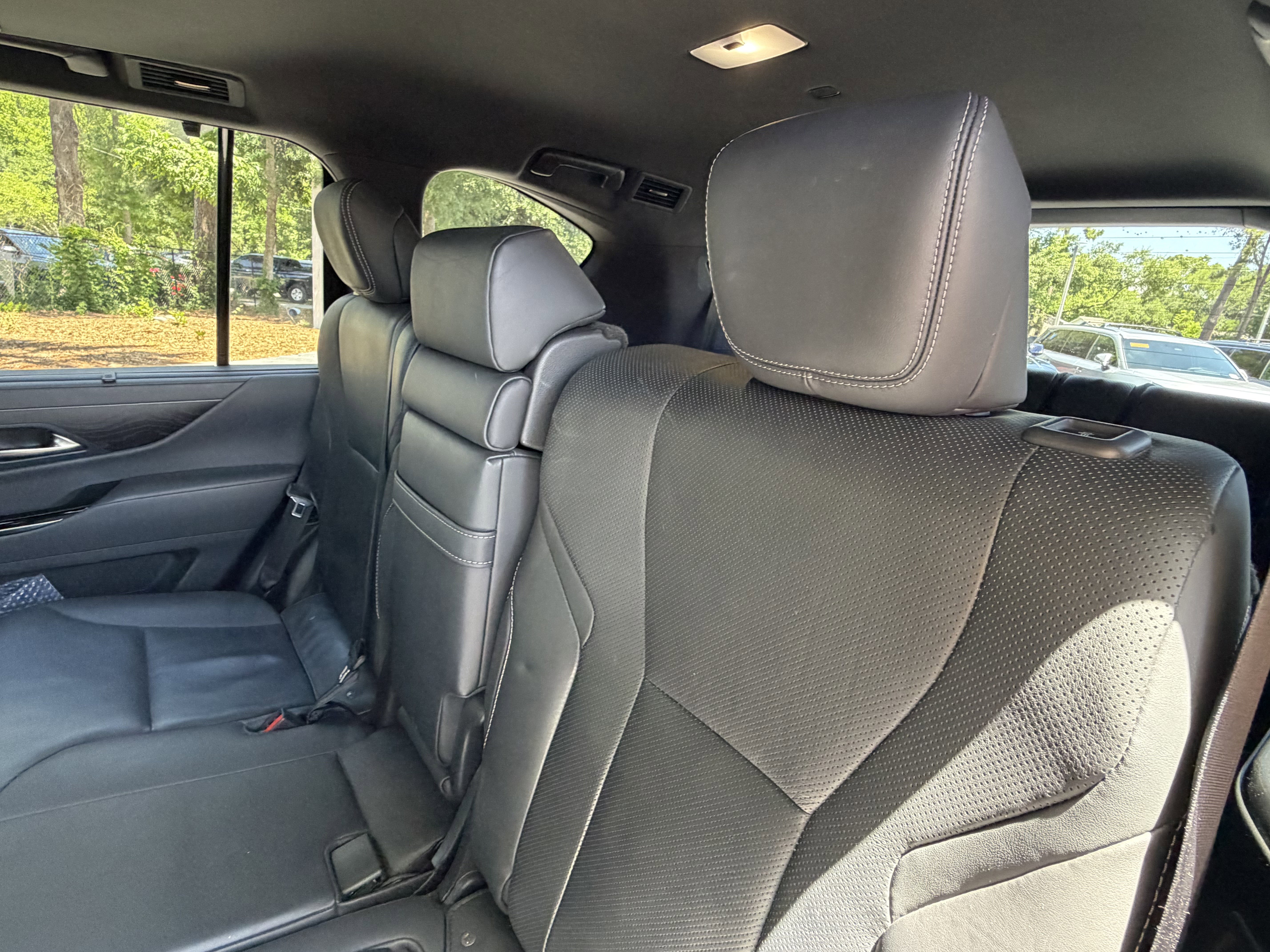 Used 2022 Lexus LX 600 4WD w/ Accessory Package (Z1) image 32