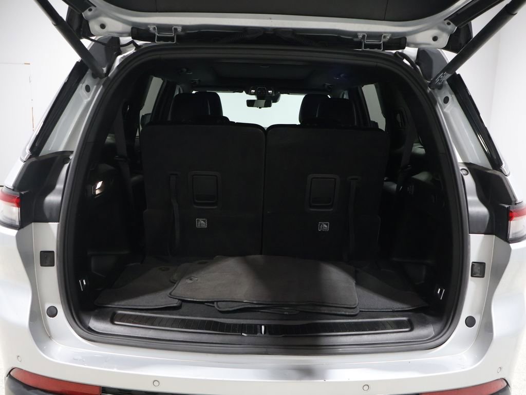 Used 2024 Jeep Grand Cherokee L Limited w/ Luxury Tech Group II image 5
