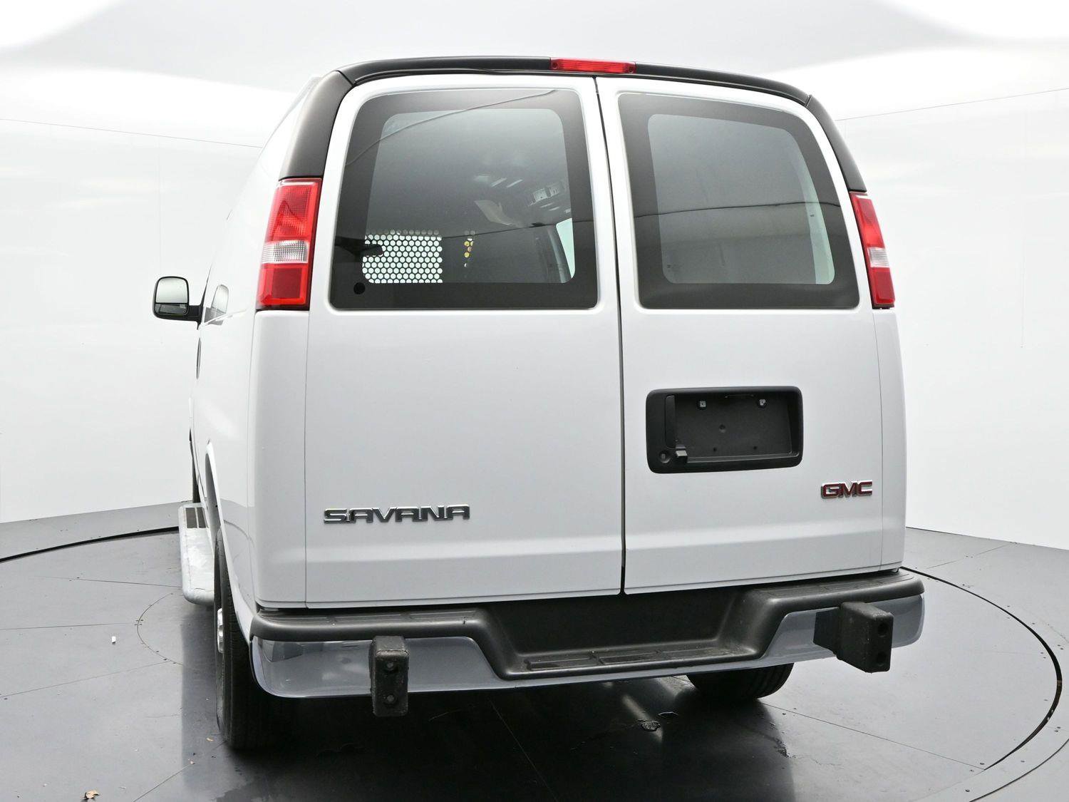 Used 2023 GMC Savana 2500 w/ Driver Convenience Package image 6