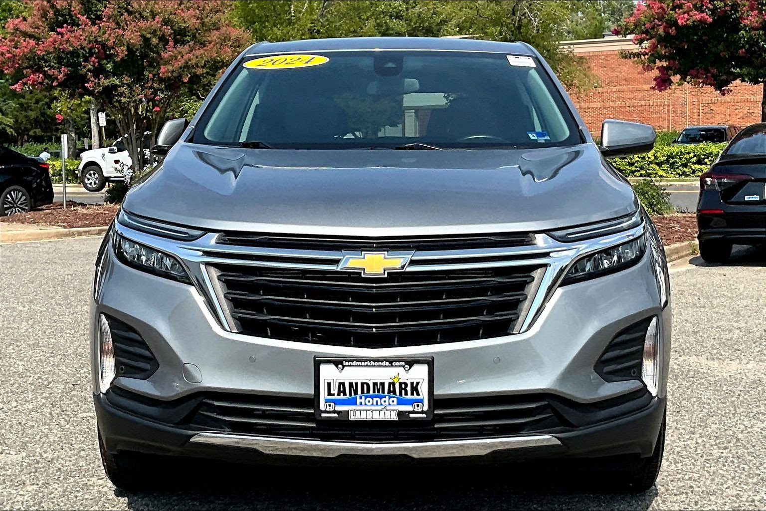 Used 2024 Chevrolet Equinox LT AWD/4WD image 3