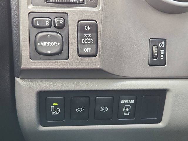 Used 2015 Toyota Sequoia Platinum RWD image 17