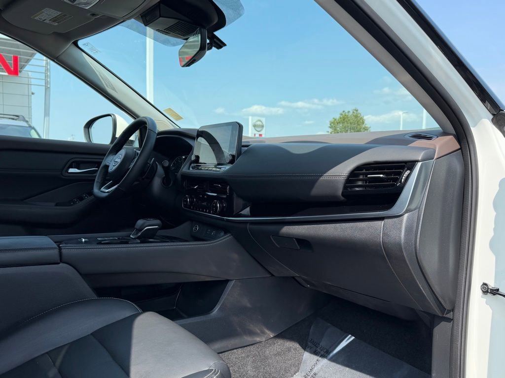 Used 2022 Nissan Rogue SL w/ SL Premium Package FWD image 24