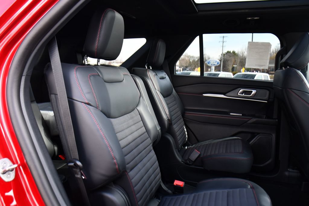 New 2026 Ford Explorer ST-Line w/ ST-Line Street Pack AWD/4WD image 18