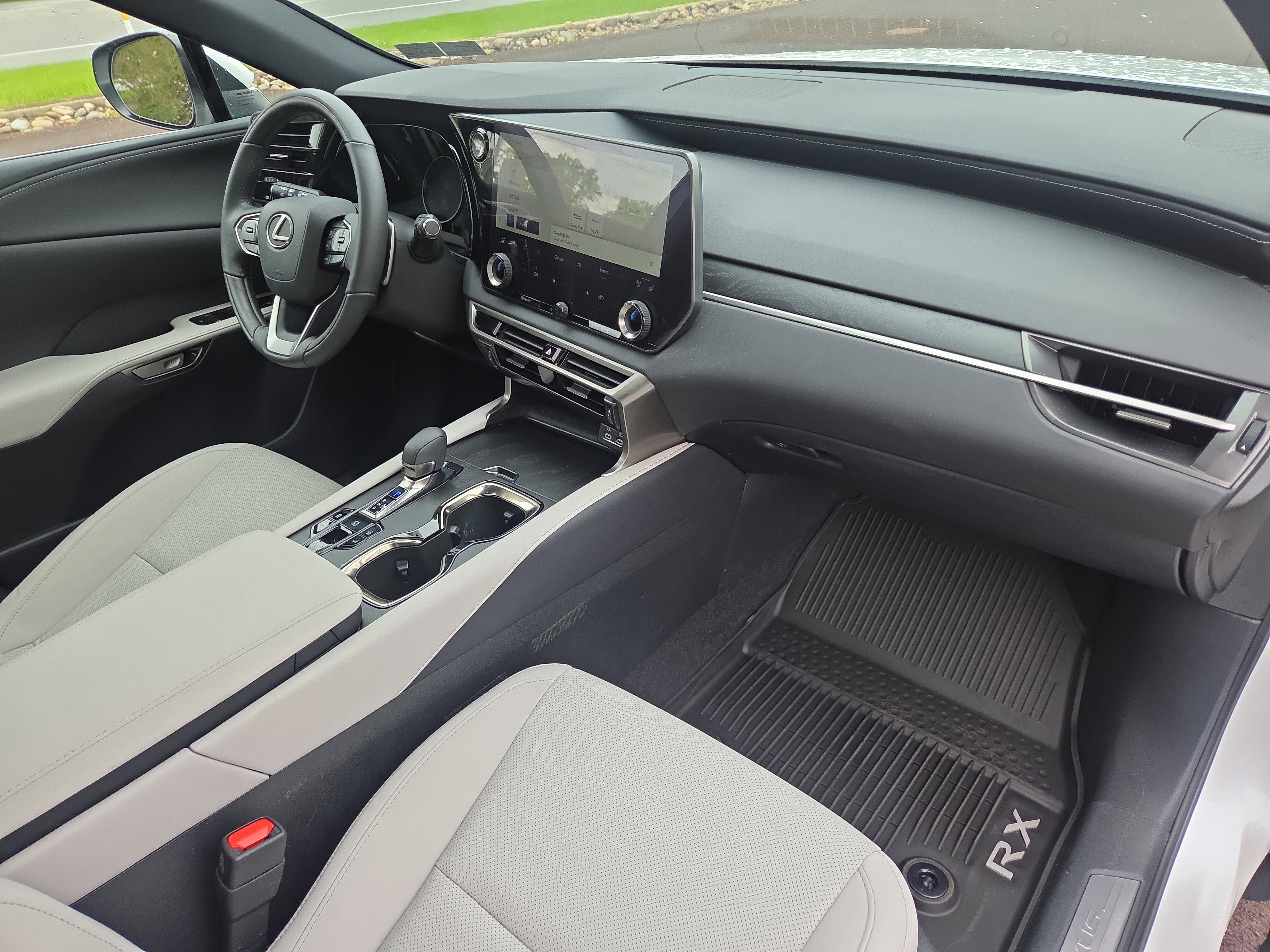 Used 2023 Lexus RX 350 Premium w/ Accessory Package AWD/4WD image 18