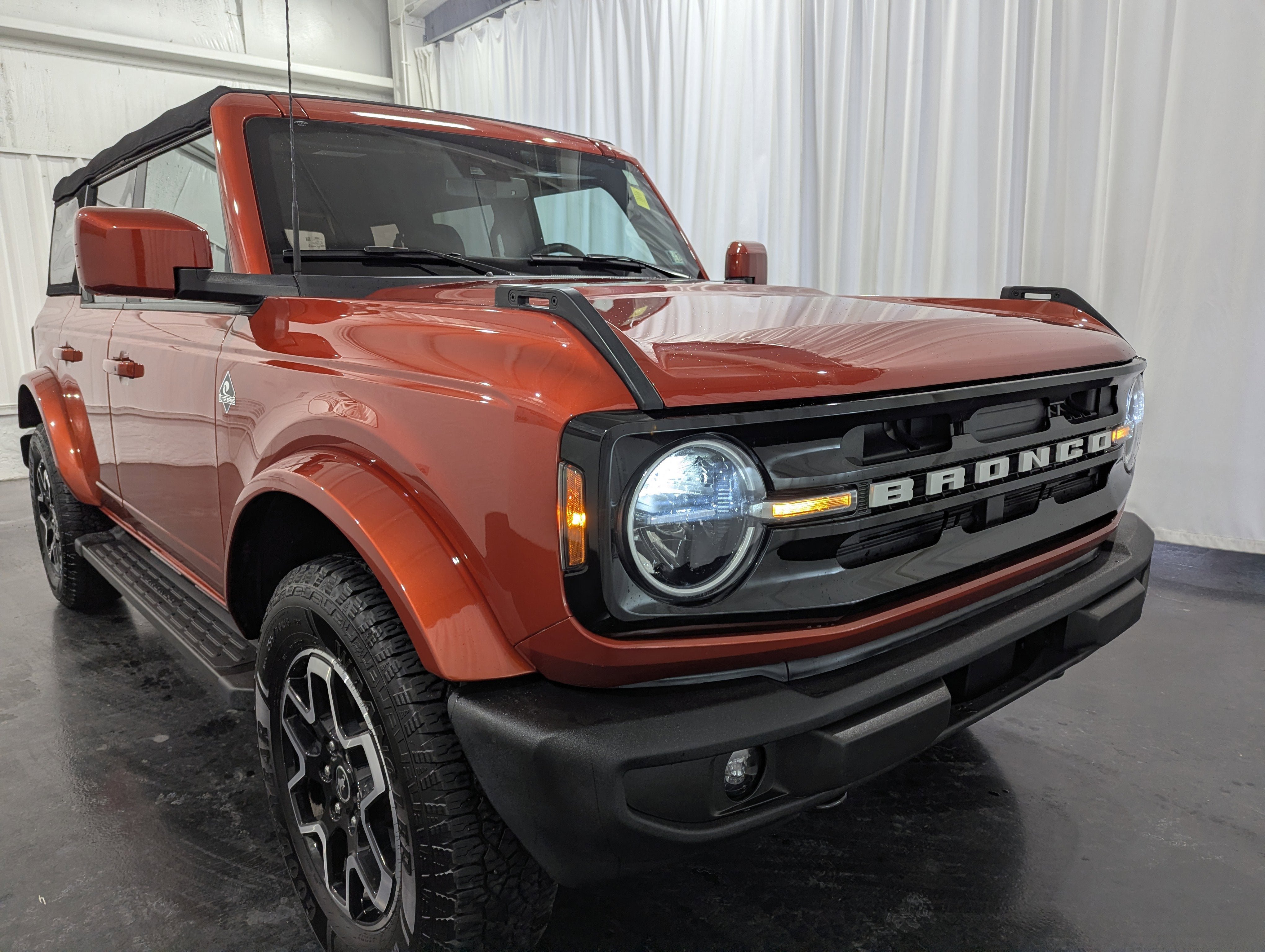 Used 2023 Ford Bronco Outer Banks AWD/4WD image 5