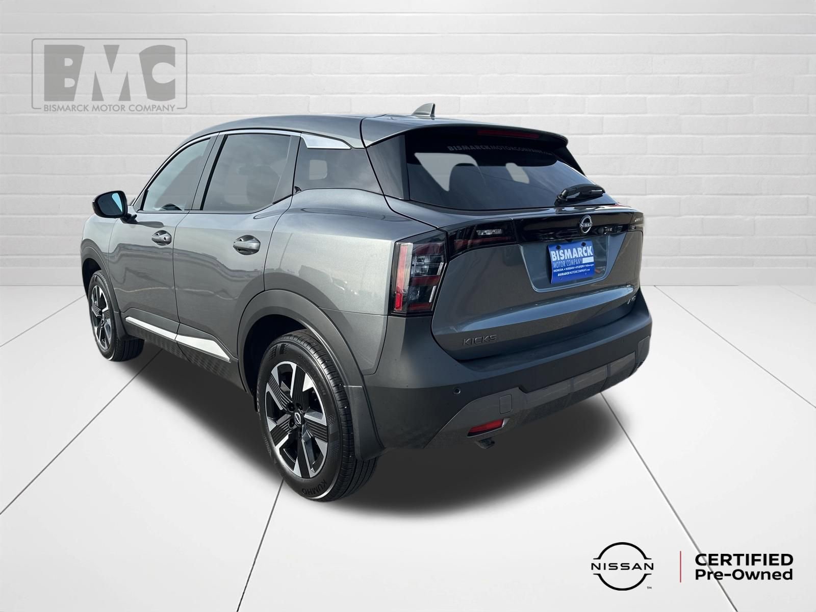 Used 2025 Nissan Kicks SV image 4