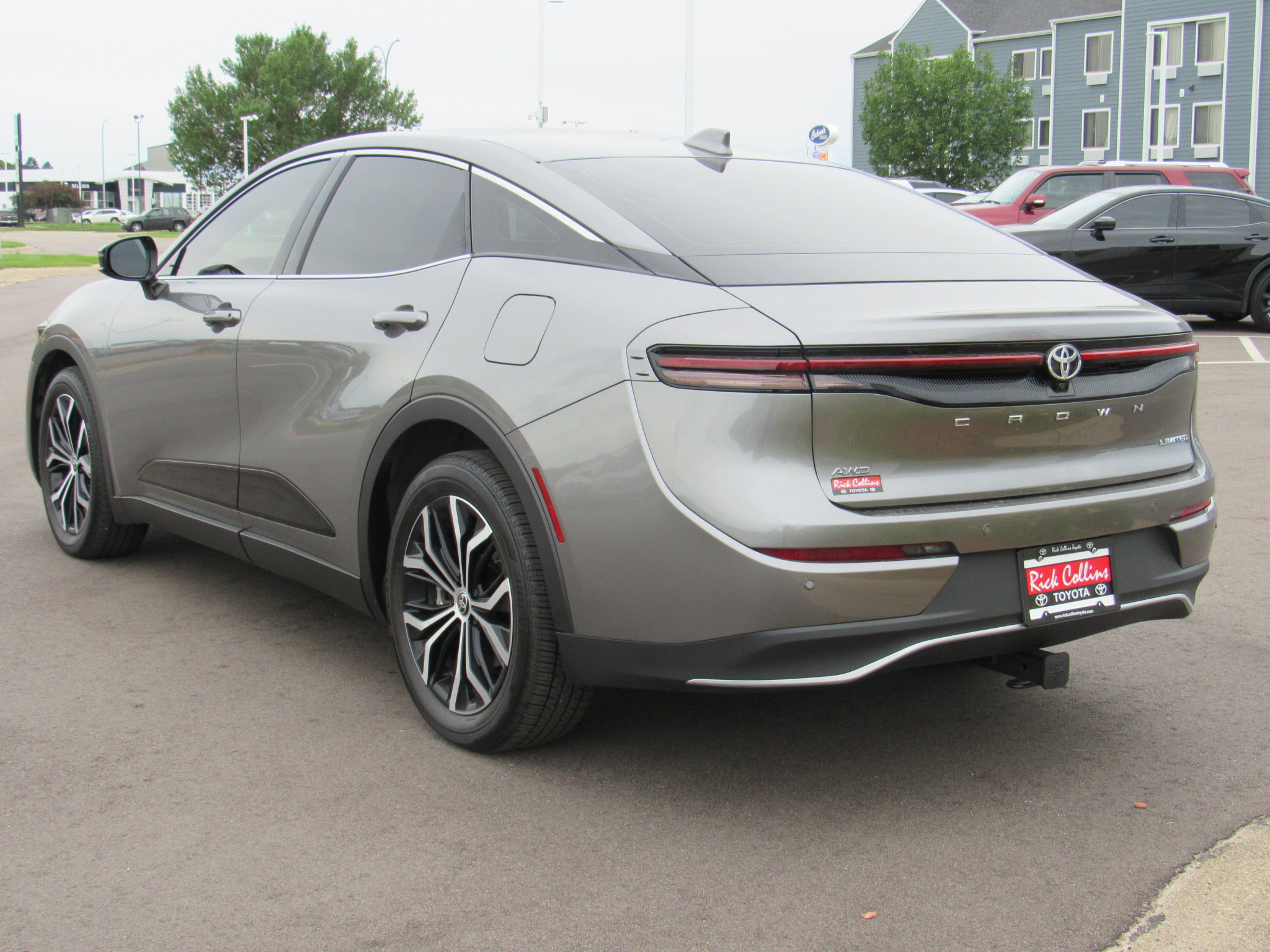 Used 2023 Toyota Crown AWD/4WD image 8