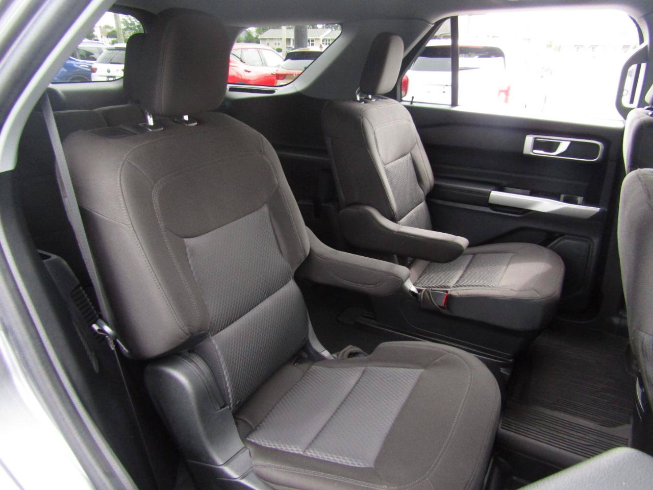 Used 2022 Ford Explorer XLT AWD/4WD image 22