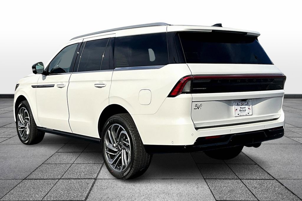 New 2025 Lincoln Navigator Reserve image 3