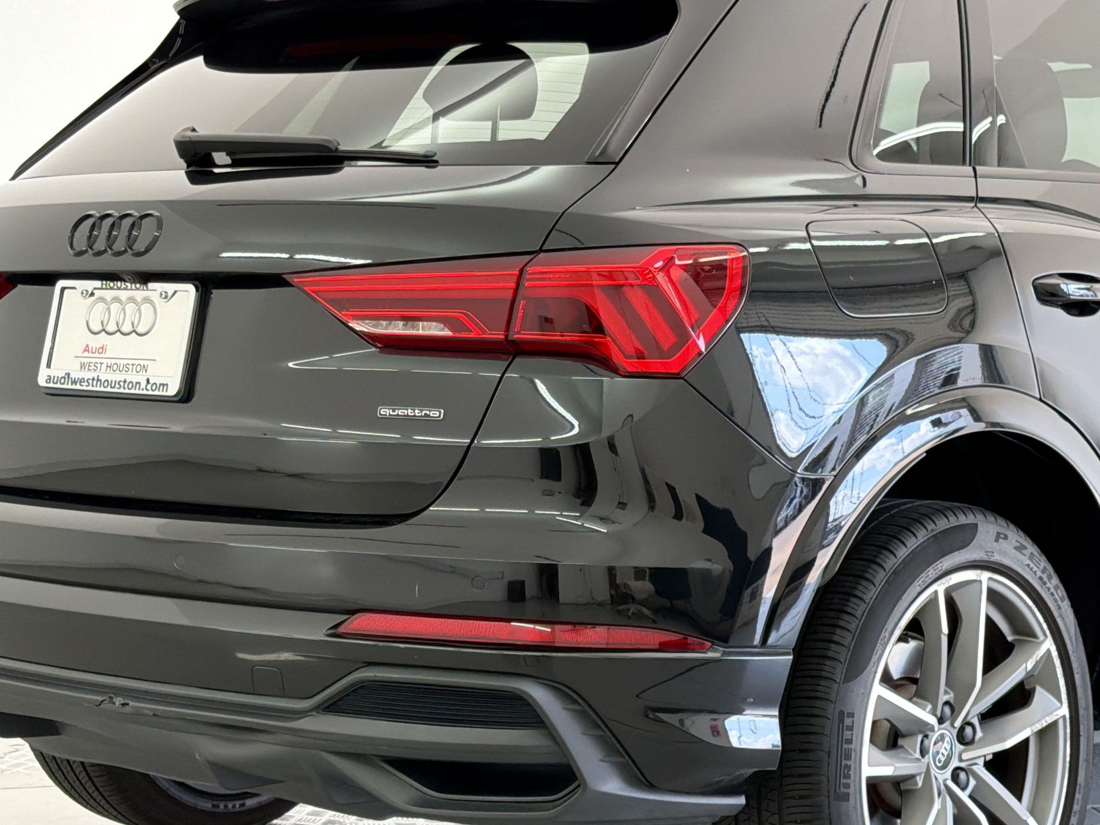 Used 2023 Audi Q3 2.0T Premium Plus w/ Premium Plus Package AWD/4WD image 25