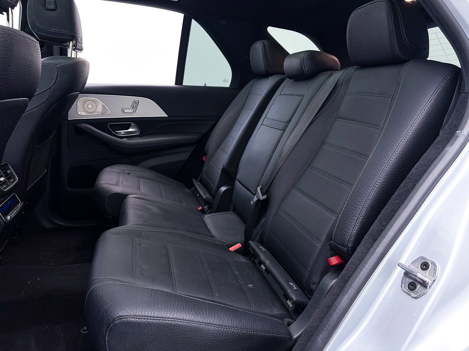 Used 2023 Mercedes-Benz GLE 450 4MATIC w/ AMG Line Exterior image 39