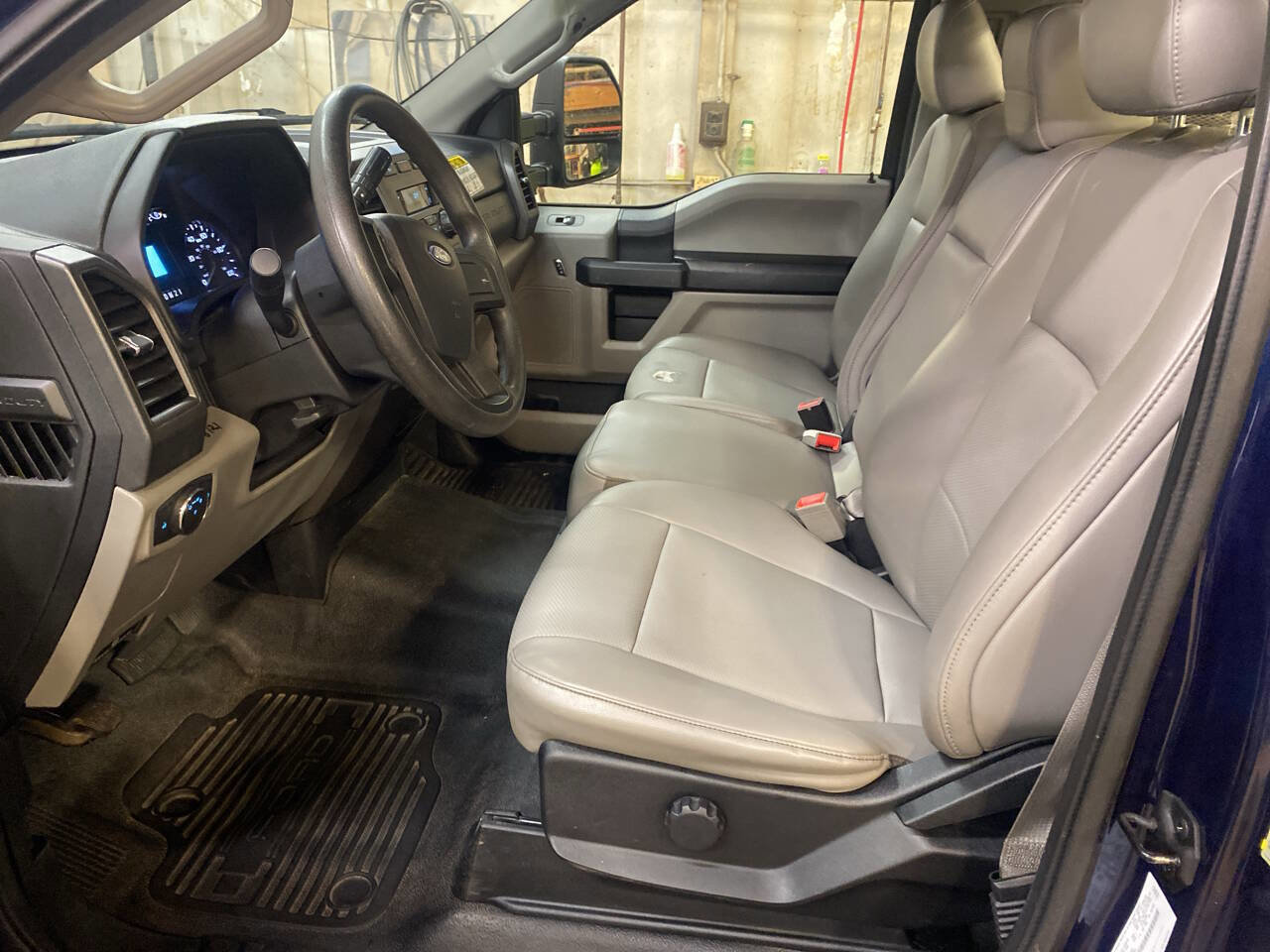 Used 2019 Ford F550 2WD Regular Cab Super Duty image 14