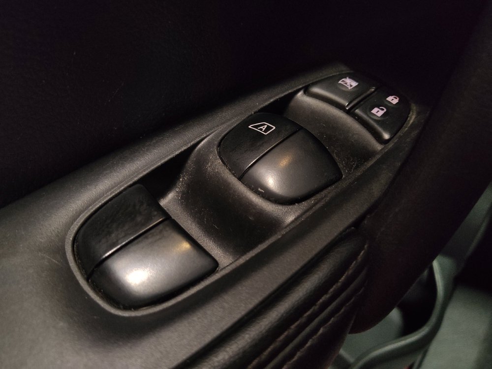 Used 2019 Nissan Rogue SV FWD image 27