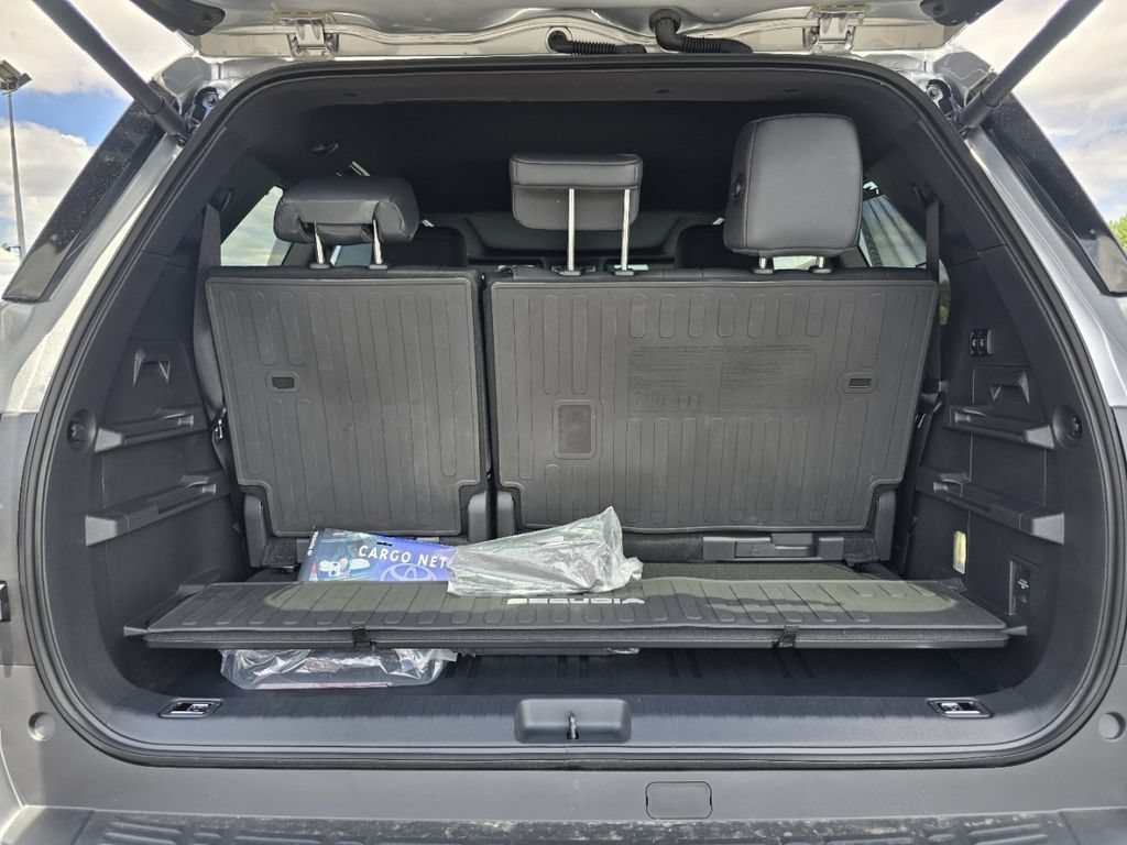 New 2026 Toyota Sequoia Platinum AWD/4WD image 20