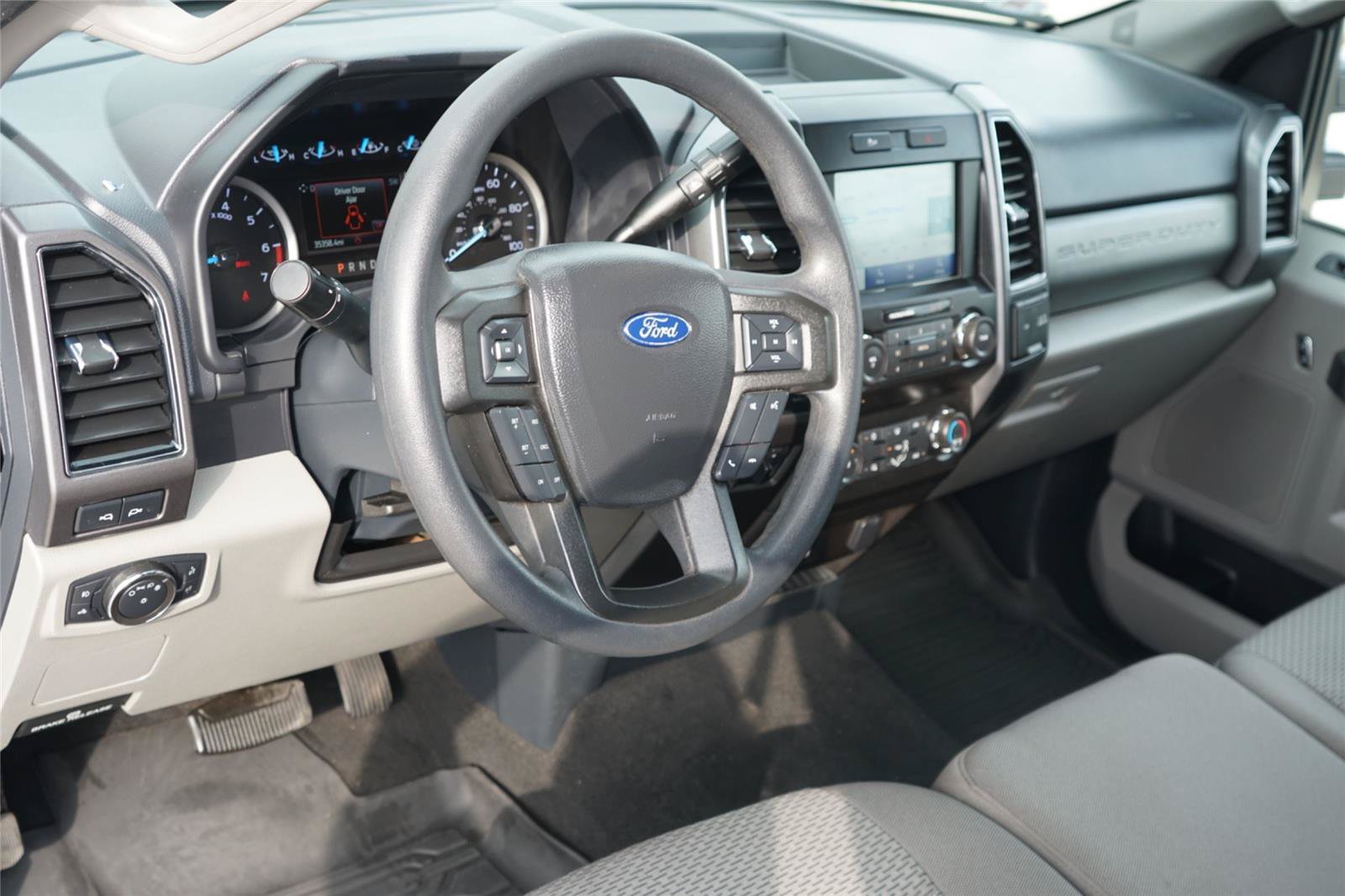 Certified 2022 Ford F350 XLT w/ XLT Value Package RWD image 9