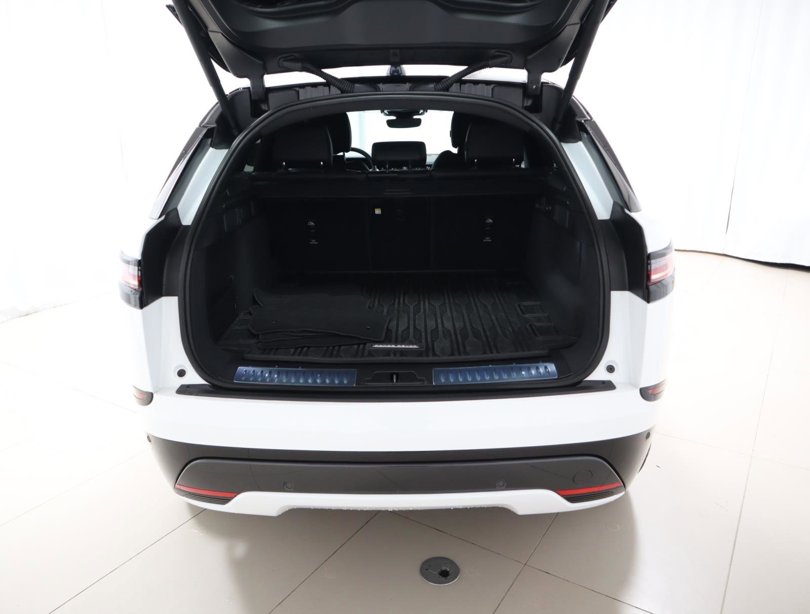 Used 2026 Land Rover Range Rover Velar Dynamic SE image 10