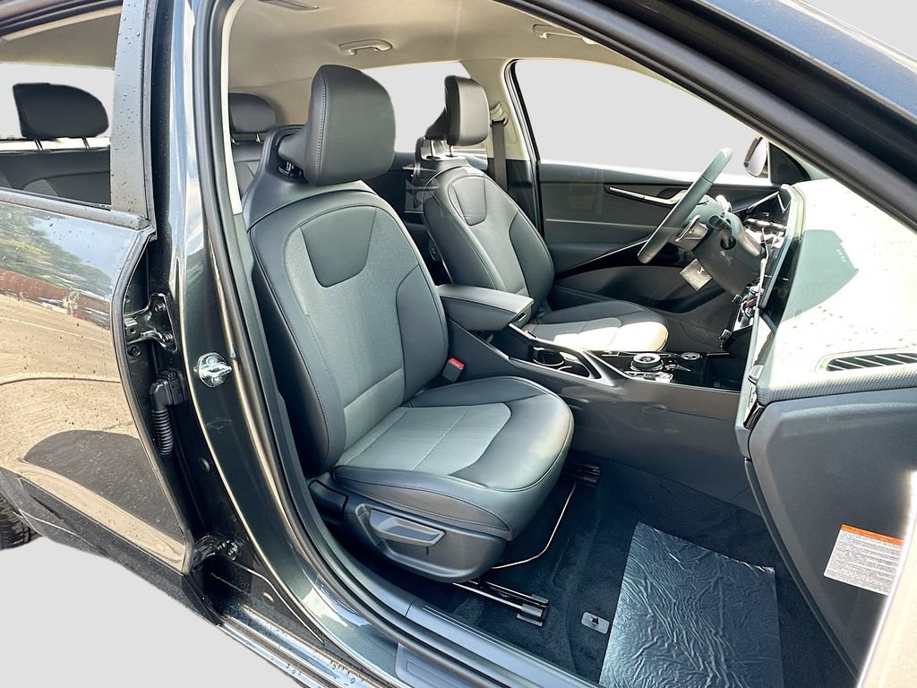 New 2026 Kia Niro Wind FWD image 27
