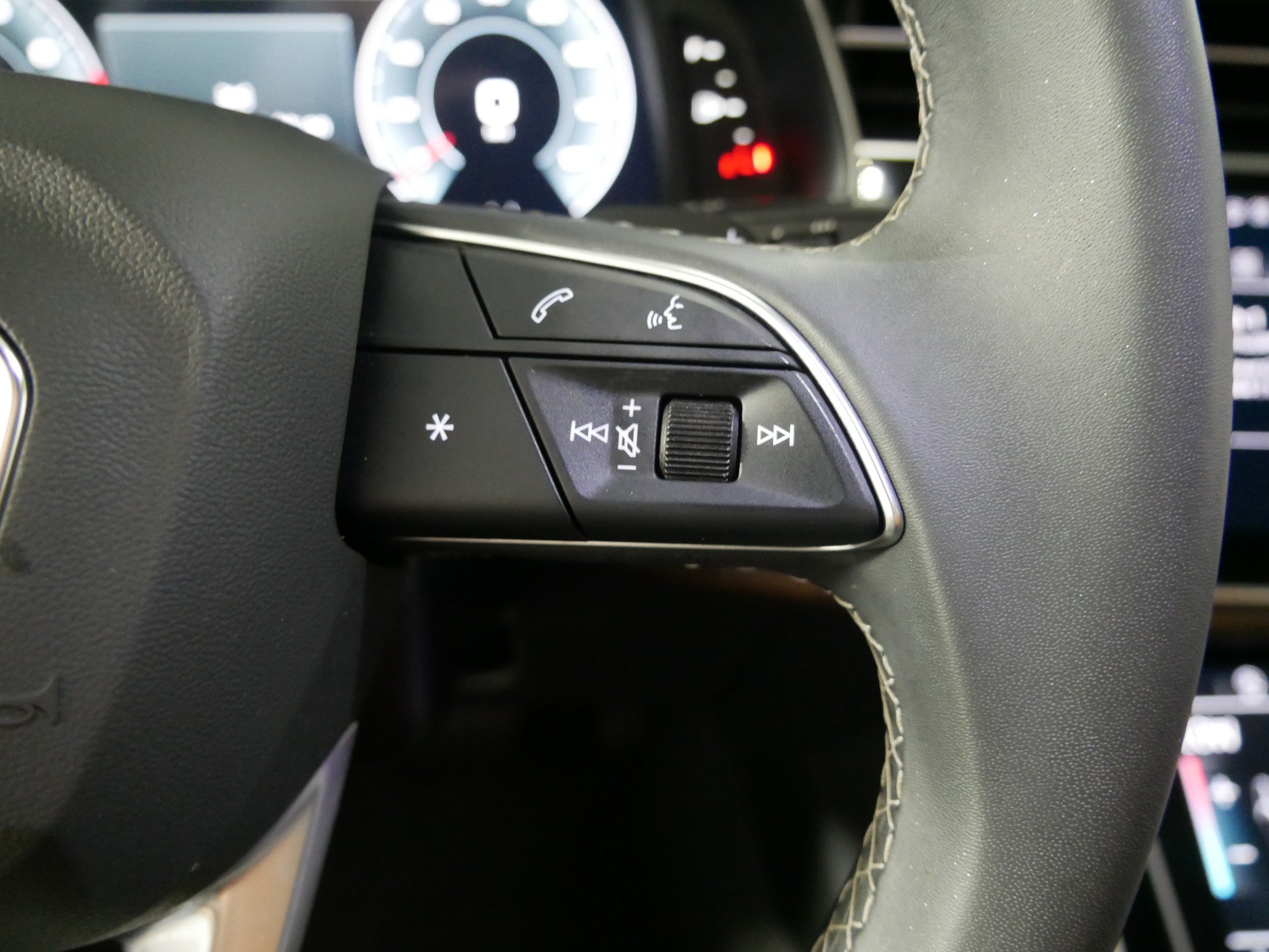 Used 2025 Audi Q7 3.0T Prestige AWD/4WD image 28