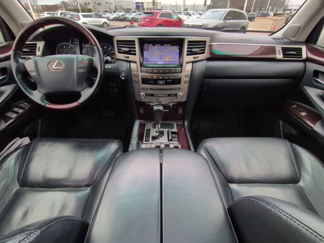 Used 2013 Lexus LX 570 4WD w/ Luxury Pkg image 15