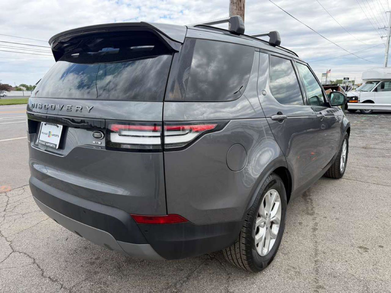 Used 2018 Land Rover Discovery SE AWD/4WD image 6