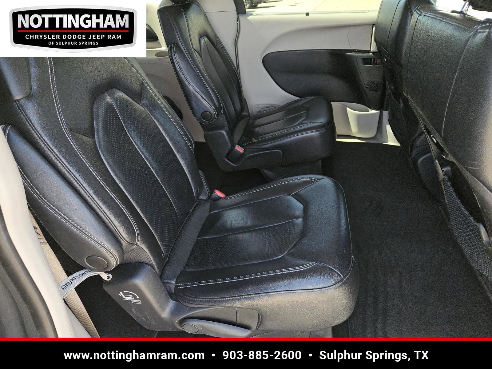 Used 2022 Chrysler Pacifica Touring-L image 32
