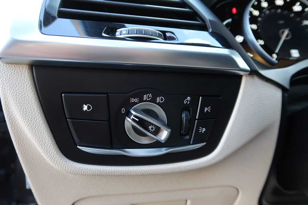 Used 2019 BMW X3 xDrive30i w/ Driving Assistance Package image 16