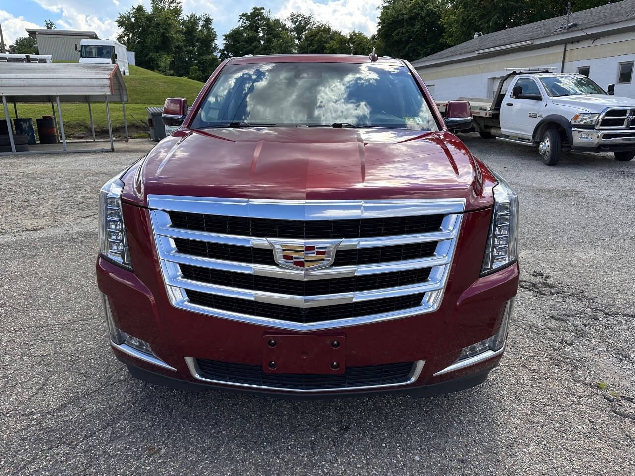 Used 2017 Cadillac Escalade Luxury AWD/4WD image 12