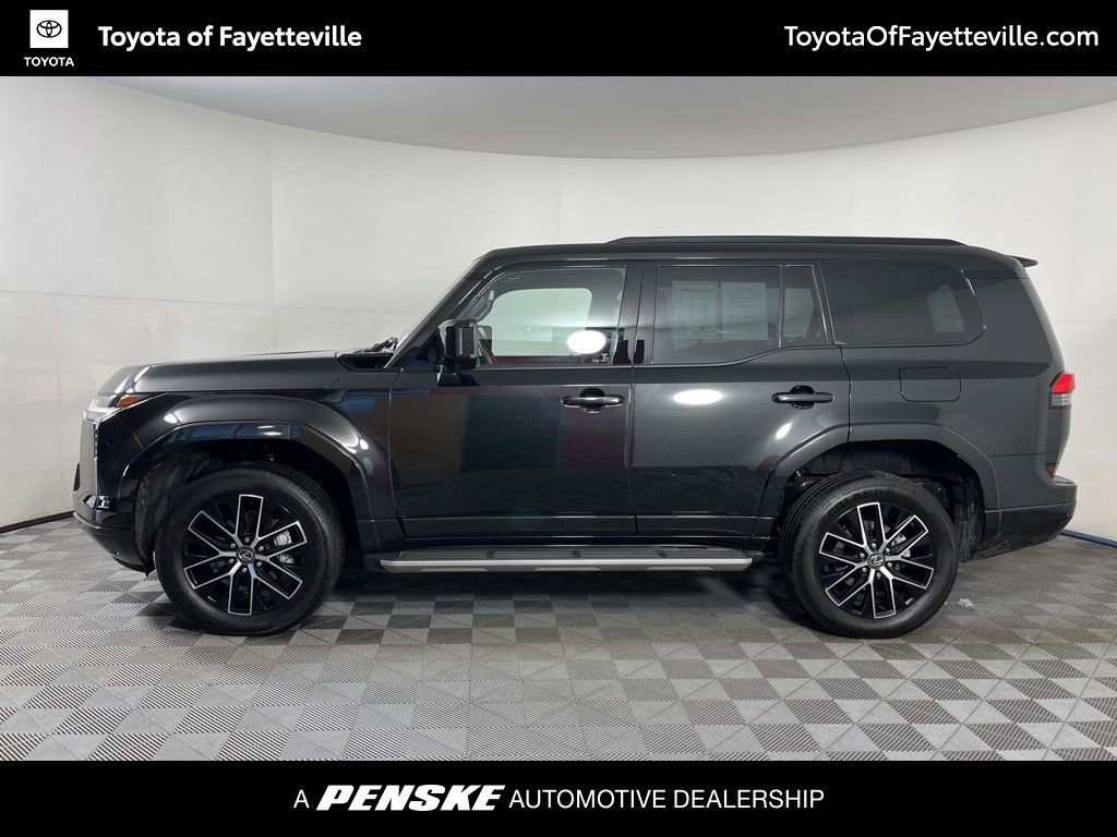 Used 2025 Lexus GX 550 w/ Accessory Package (2T) image 2