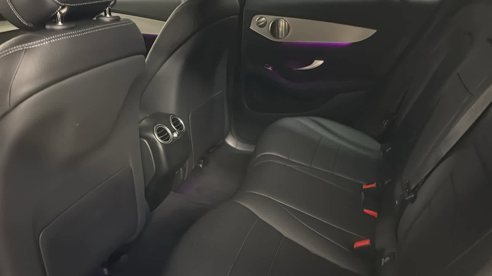 Used 2023 Mercedes-Benz GLC 300 4MATIC Coupe image 31