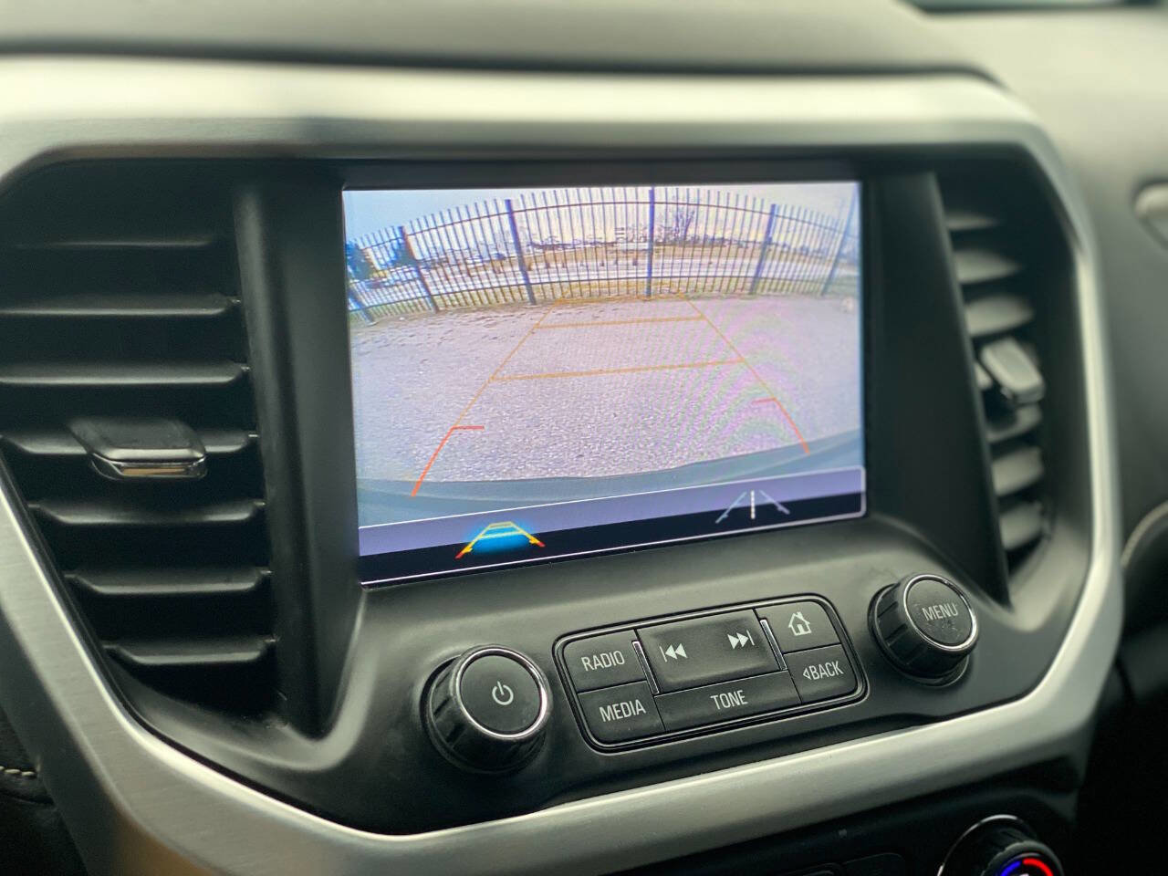 Used 2018 GMC Acadia SLT image 15