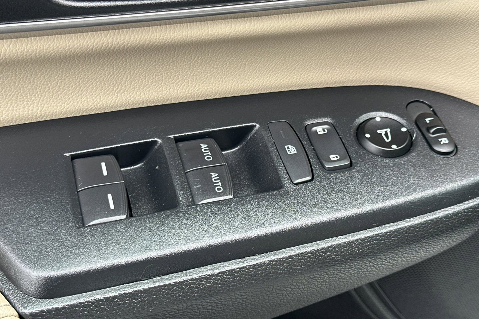 Used 2018 Honda CR-V EX-L image 13