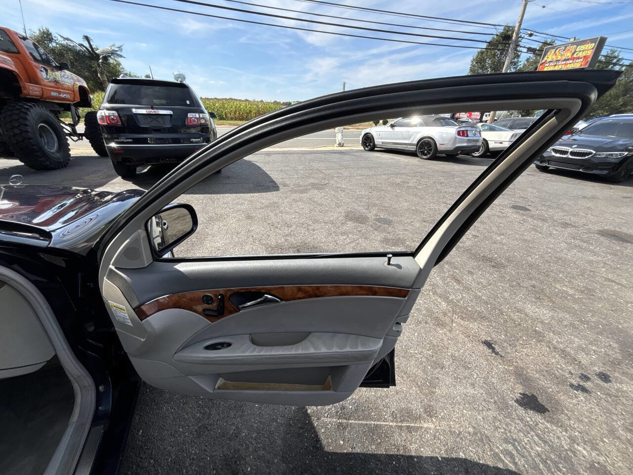 Used 2003 Mercedes-Benz E 320 Sedan image 19