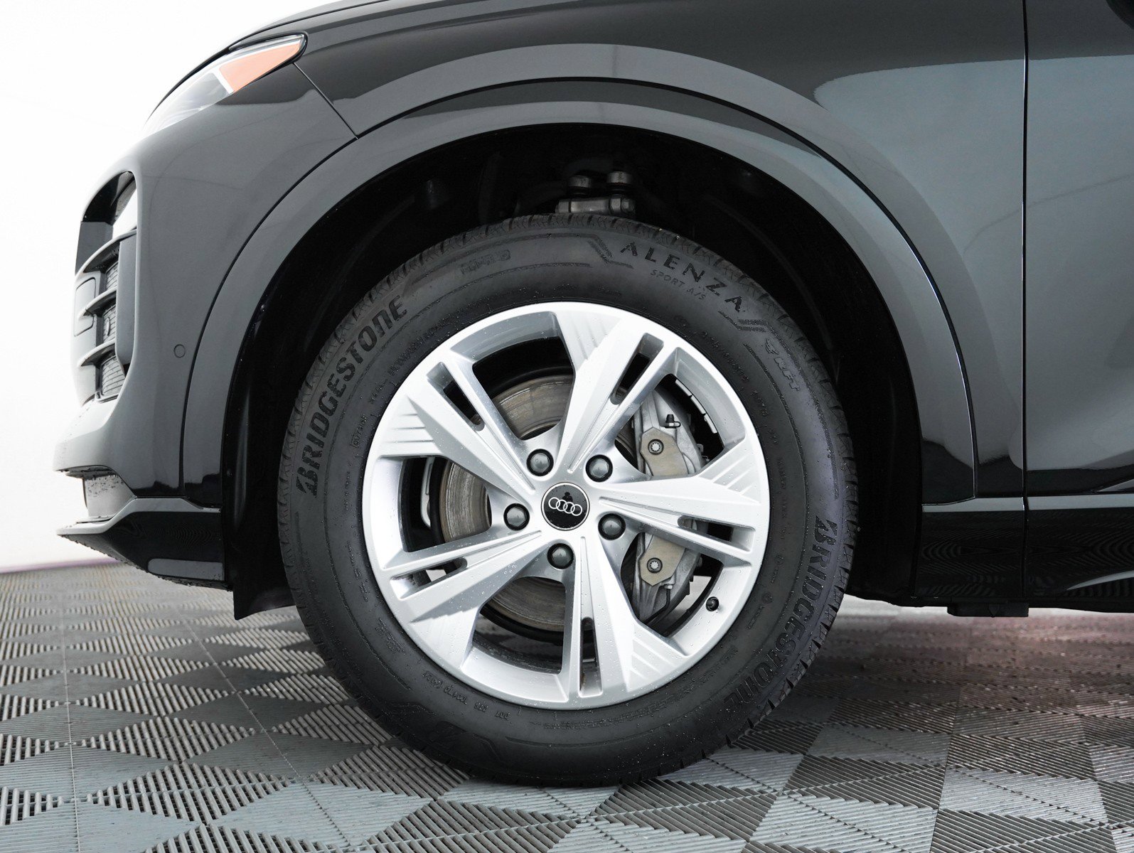 Certified 2025 Audi Q6 e-tron Premium w/ Convenience Package image 6