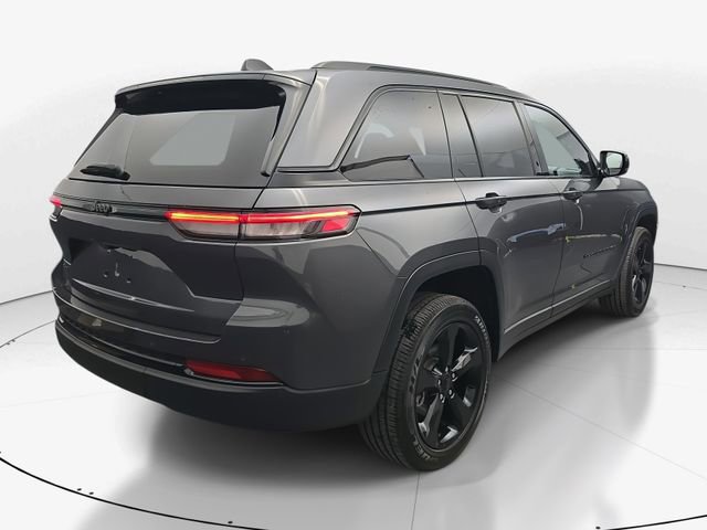 Used 2023 Jeep Grand Cherokee Altitude AWD/4WD image 9