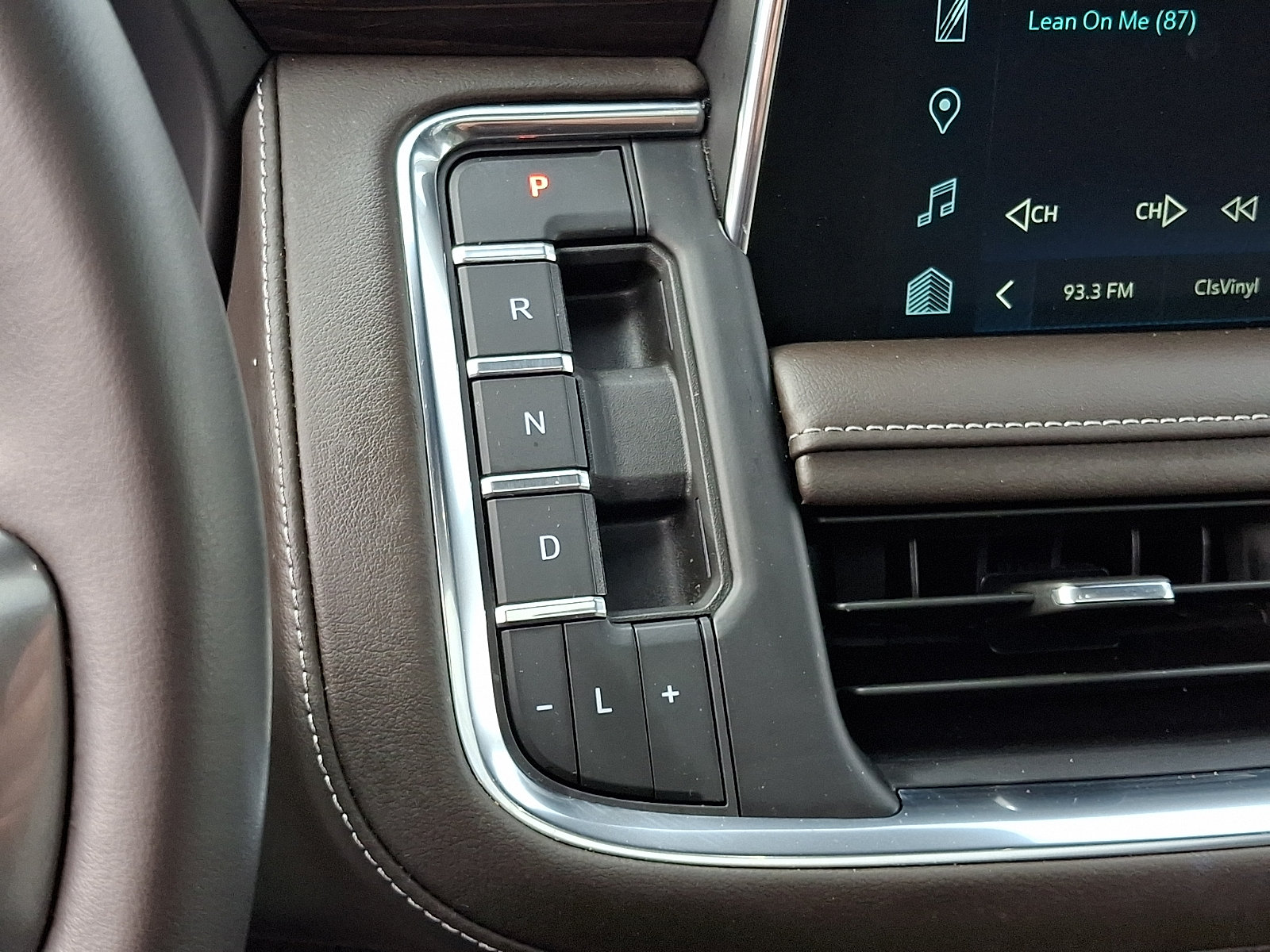 Used 2023 Chevrolet Tahoe LT w/ LT Signature Package AWD/4WD image 18