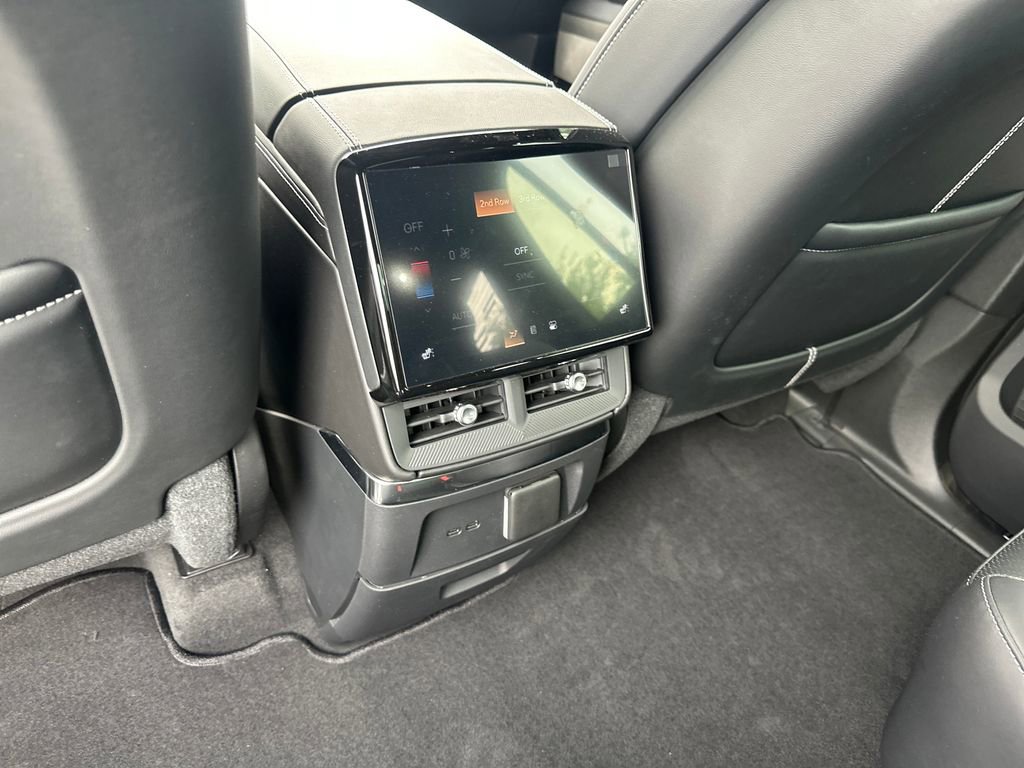 New 2026 Cadillac Vistiq Premium Luxury AWD/4WD image 30