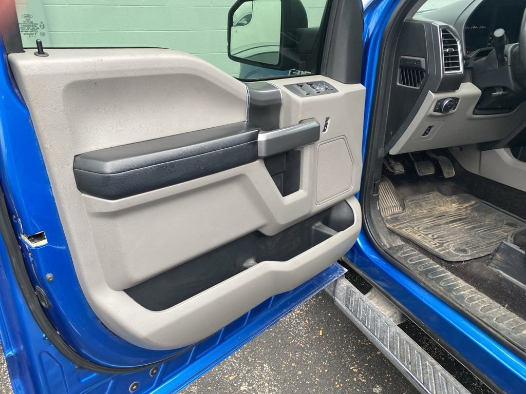 Used 2016 Ford F150 XLT w/ Equipment Group 302A Luxury image 12