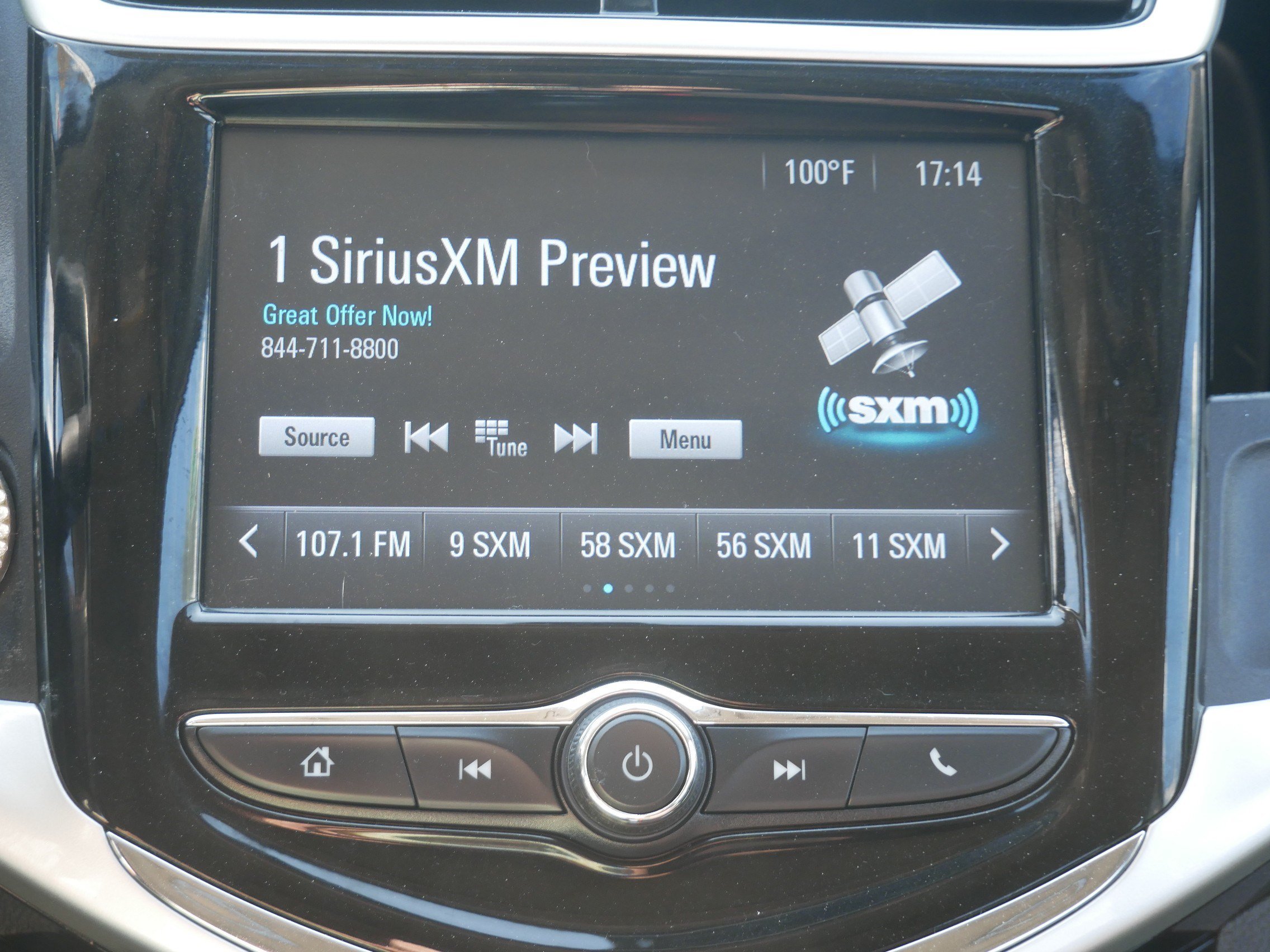 Used 2017 Chevrolet Sonic LT w/ Fun and Sun Package FWD image 22