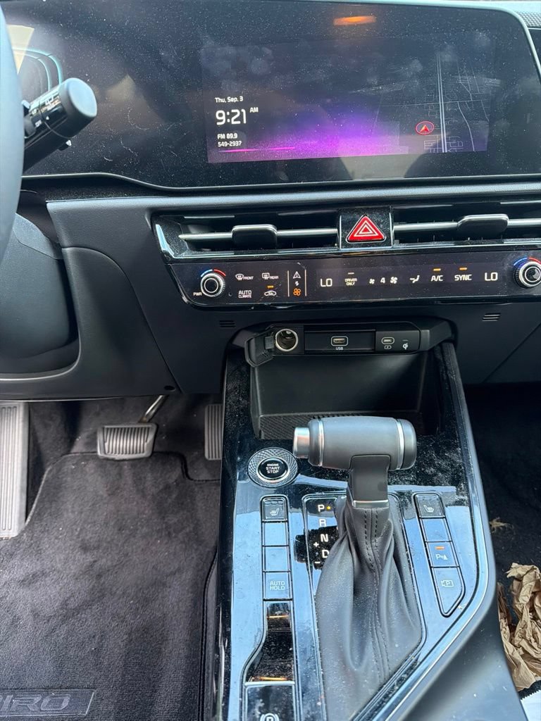 Certified 2025 Kia Niro EX FWD image 16