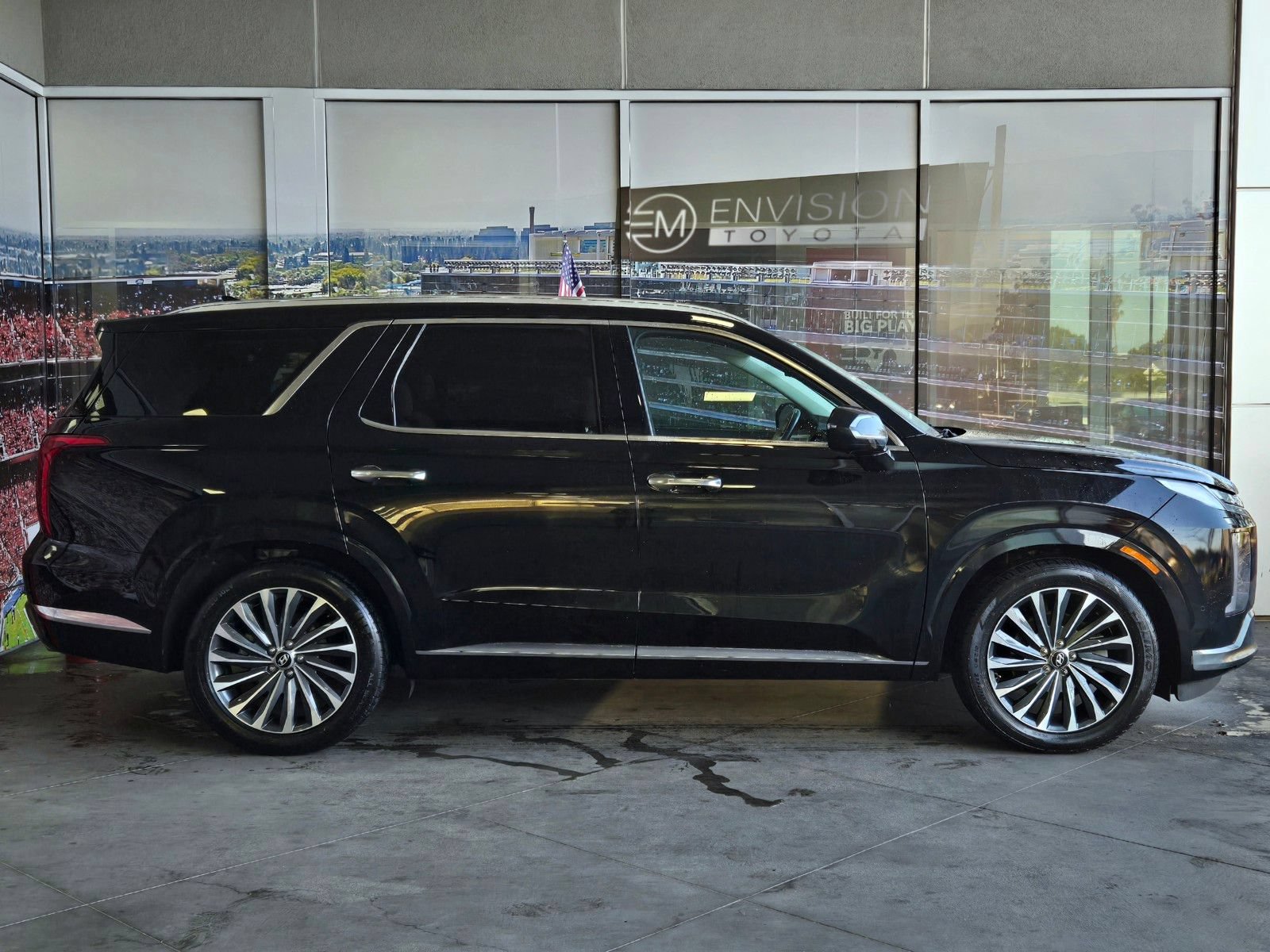 Used 2024 Hyundai Palisade Calligraphy FWD image 4