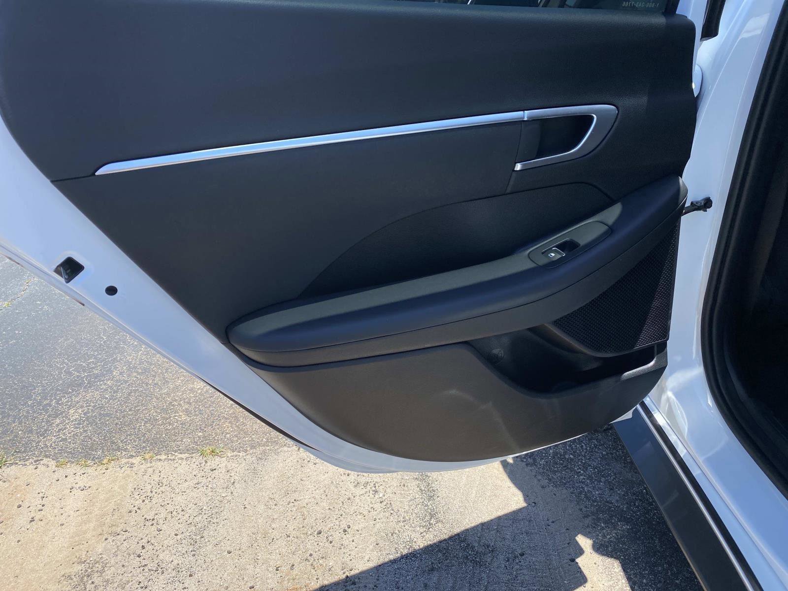 Used 2021 Hyundai Sonata SE w/ Cargo Package FWD image 15
