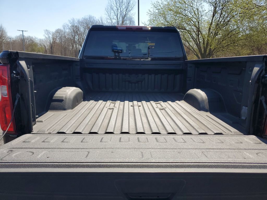Used 2024 Chevrolet Silverado 2500 LT w/ Midnight Edition image 8