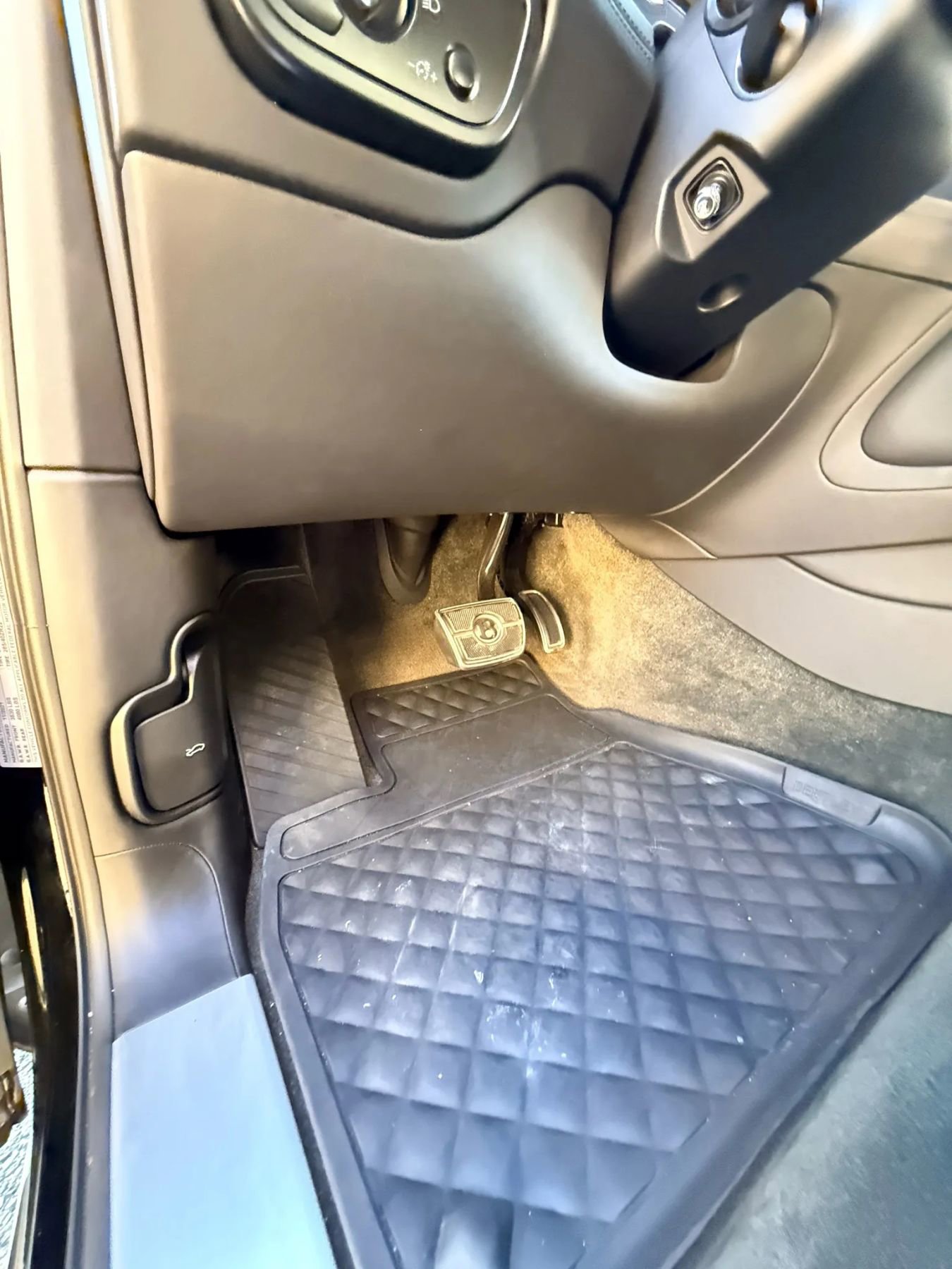 Used 2022 Bentley Bentayga Speed image 35